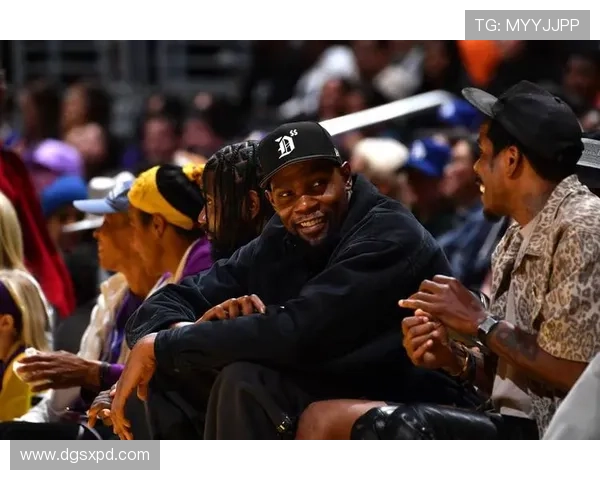 勇士队主帅凯文·杜兰特：球队目标季后赛胜利