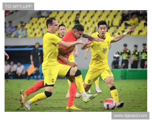 国足鏖战东亚杯再现顽强斗志年轻球员崭露头角引燃球迷热情